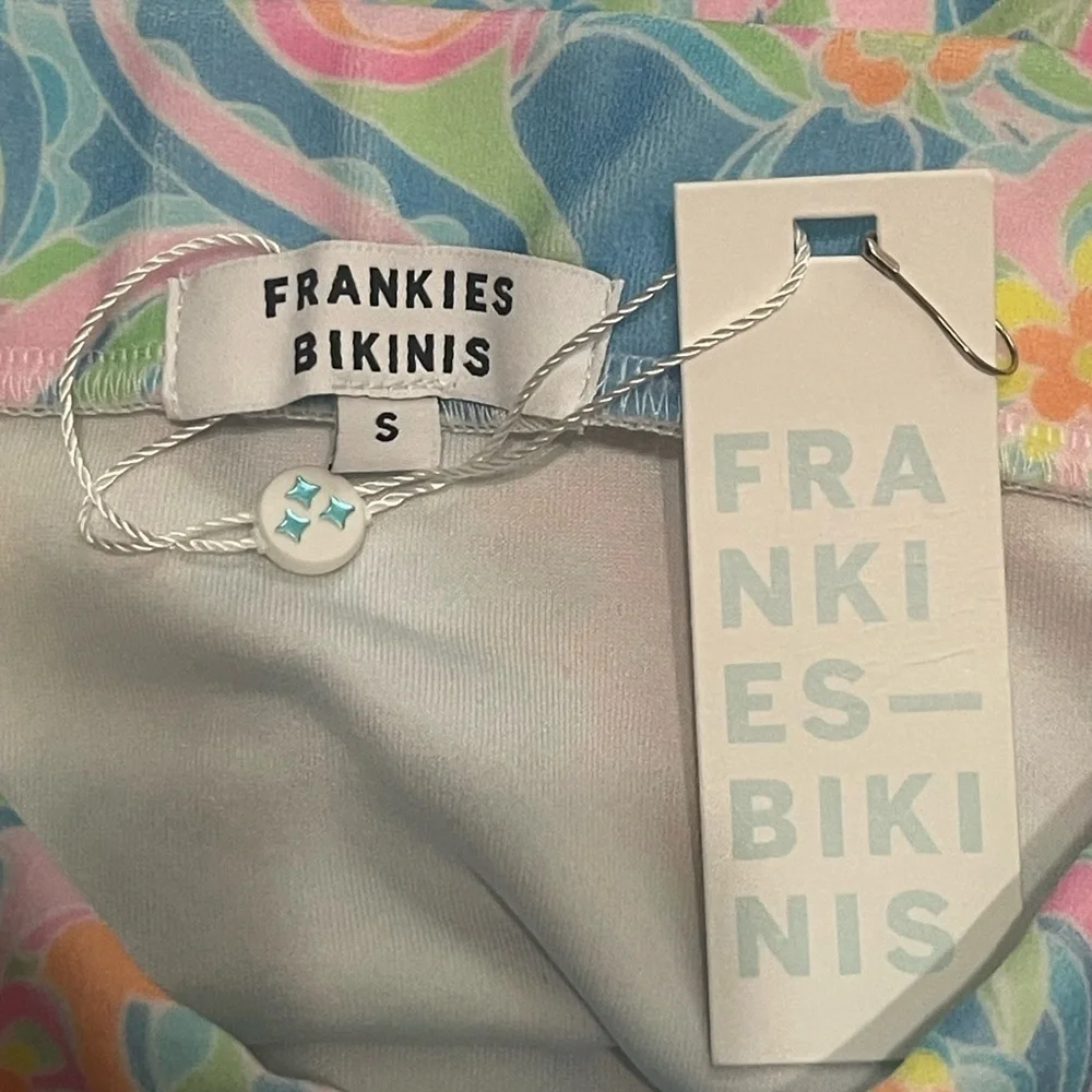 NEW FRANKIES BIKINIS Windward Terry Skirt in Sunshower Floral Mini Swim Cover Sm